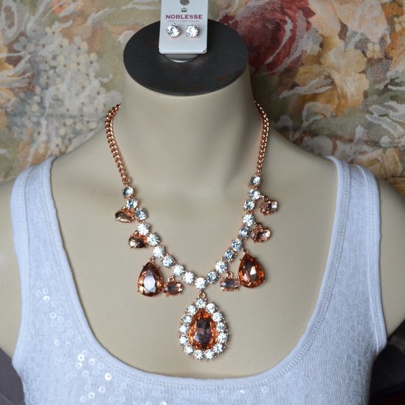 Rhinestone Crystal Chunky Necklace Earrings Set - Picture 7 of 7